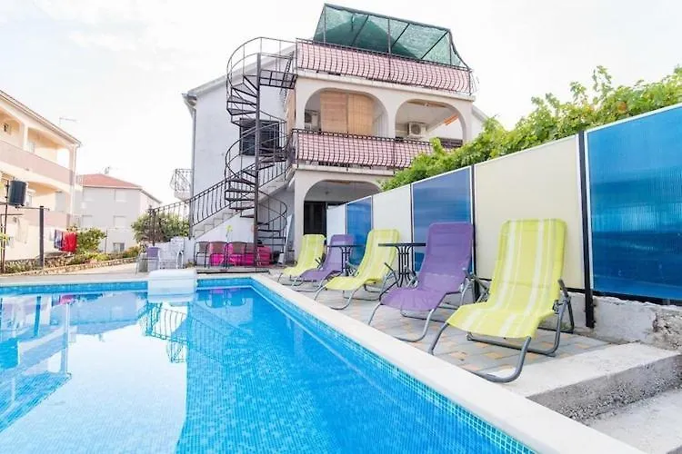 Apartments Fidelis - One Bedroom Apartment With Terrace And Garden View 2 Trogir