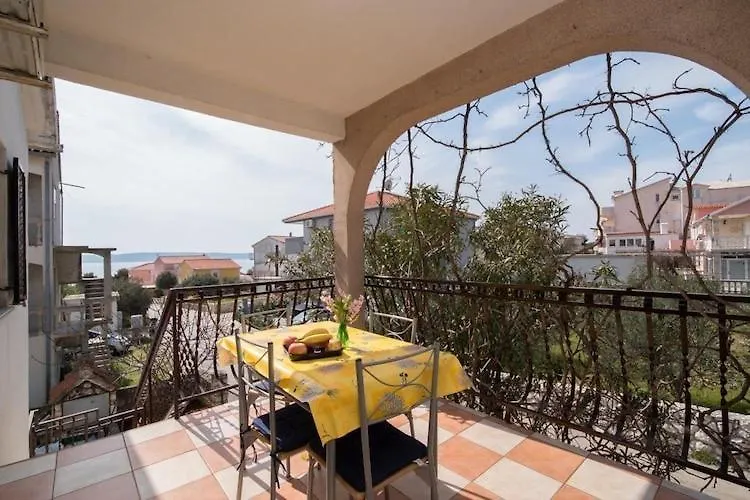 Apartments Fidelis - One Bedroom Apartment With Terrace And Garden View 2 Trogir 0*,