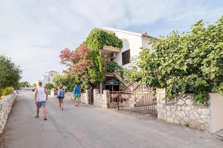 Apartments Fidelis - One Bedroom Apartment With Terrace And Garden View 2 Trogir Croatia